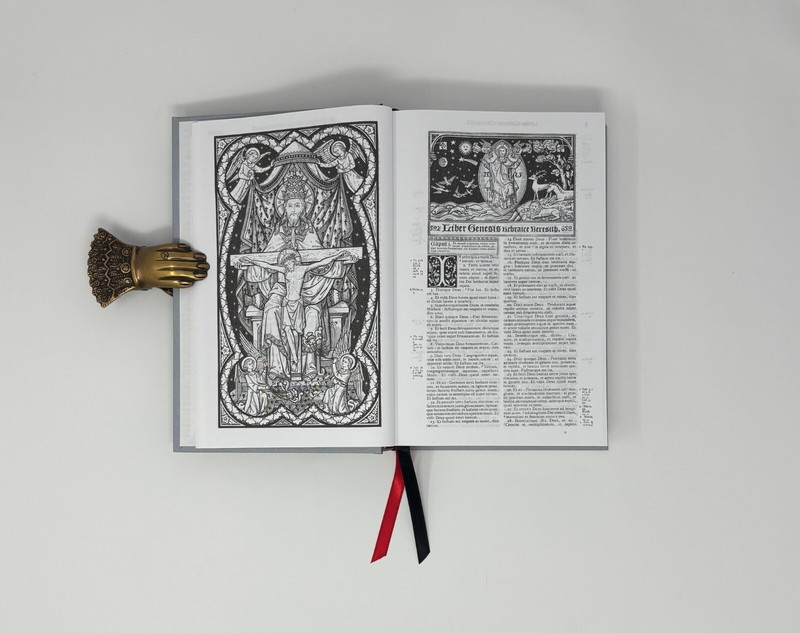 Biblia Sacra Latin Vulgate Clementine Hardcover Catholic Illustrated Bible gallery